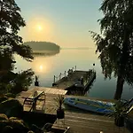 Villa Unique Lakehouse Valo *