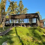 Villa Unique Lakehouse Valo *