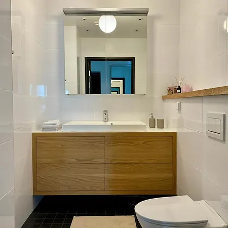 Unique Lakehouse Valo